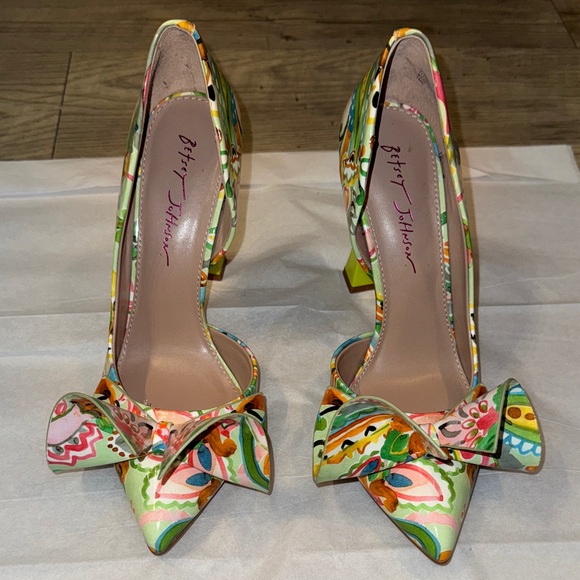 Betsey Johnson Shoes - Betsey Johnson Multicolor Floral Bow Pointed-Toe Pumps
